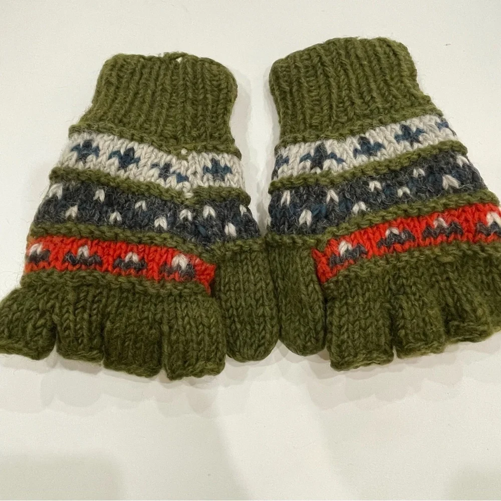 Turtle Fur Cozy Olive Knit Mittens with Pattern, M/L